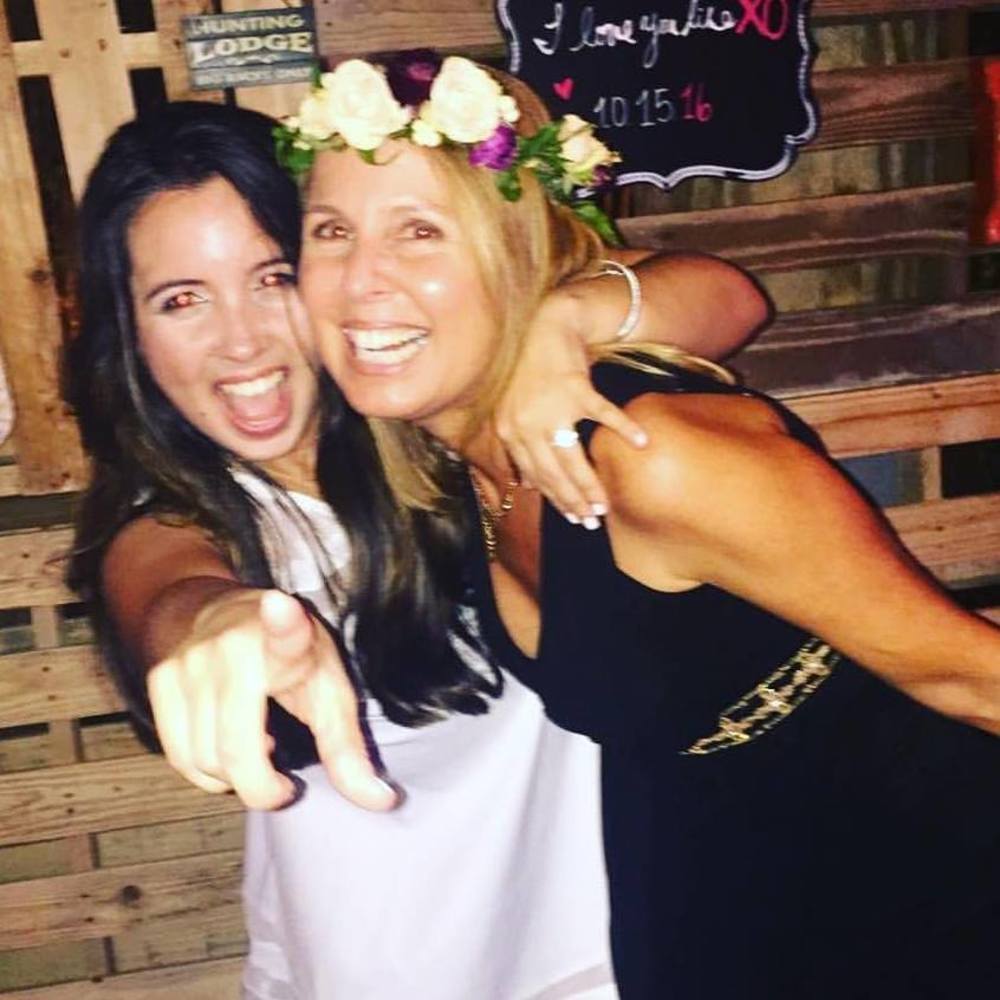 Meet your Posher, Gloria